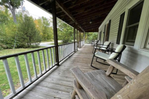 Rustic Updated Cozy Lake House! Close to skiing!